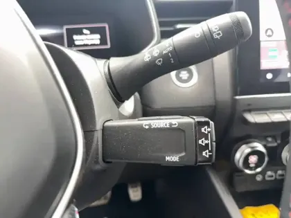 Photo 26 Renault Clio  E-Tech full hybrid 145 GSR2