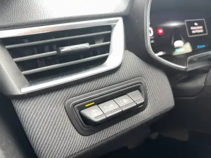 Photo 23 Renault Clio  E-Tech full hybrid 145 GSR2