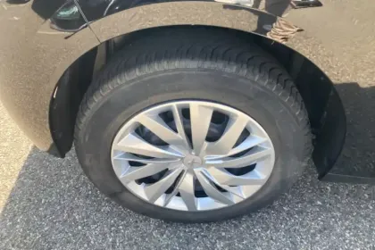 Photo 16 Peugeot 208  BlueHDi 100 S&S BVM6