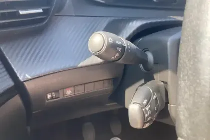 Photo 12 Peugeot 208  BlueHDi 100 S&S BVM6