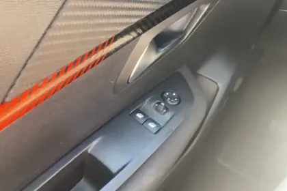 Photo 17 Peugeot 208  BlueHDi 100 S&S BVM6