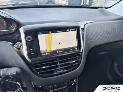 Photo 12 Peugeot 208  PureTech 110ch S&S EAT6