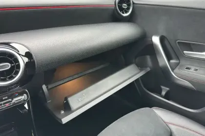 Photo 19 Mercedes Classe A  180 d 7G-DCT