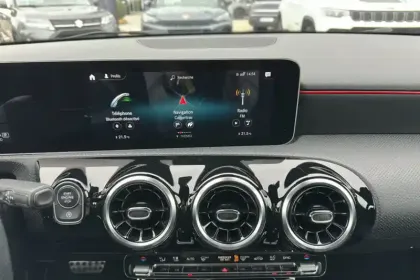 Photo 45 Mercedes Classe A  180 d 7G-DCT