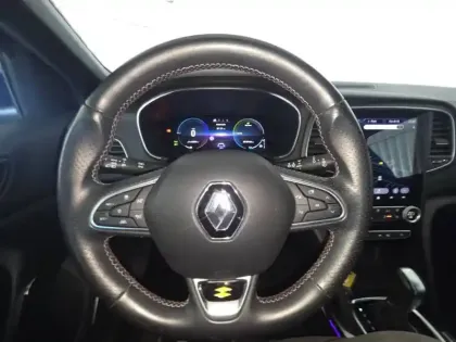 Photo 115 Renault Megane Mégane IV Berline E-TECH Plug-In Hybride 160