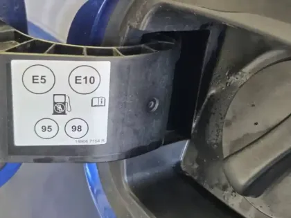 Photo 25 Renault Megane Mégane IV Berline E-TECH Plug-In Hybride 160