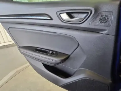 Photo 111 Renault Megane Mégane IV Berline E-TECH Plug-In Hybride 160