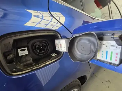 Photo 103 Renault Megane Mégane IV Berline E-TECH Plug-In Hybride 160