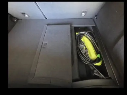 Photo 59 Renault Megane Mégane IV Berline E-TECH Plug-In Hybride 160