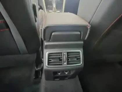 Photo 27 Renault Megane Mégane IV Berline E-TECH Plug-In Hybride 160