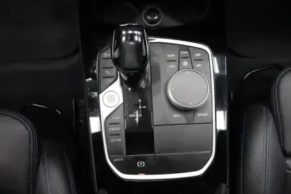 Photo 12 BMW Serie 1 118d 150 ch