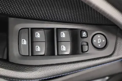 Photo 16 BMW Serie 1 118d 150 ch