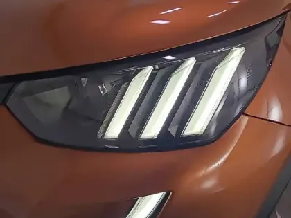 Photo 102 Peugeot 2008  PureTech 130 S&S EAT8