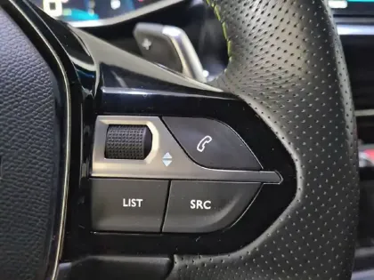 Photo 115 Peugeot 2008  PureTech 130 S&S EAT8