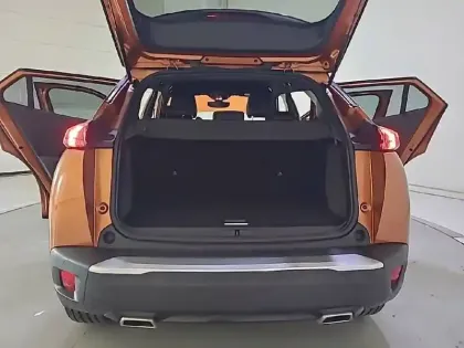 Photo 92 Peugeot 2008  PureTech 130 S&S EAT8