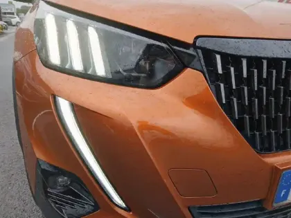 Photo 15 Peugeot 2008  PureTech 130 S&S EAT8