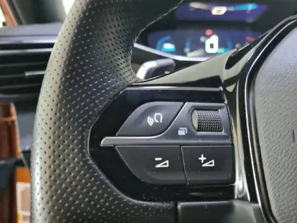 Photo 82 Peugeot 2008  PureTech 130 S&S EAT8