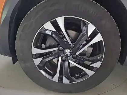 Photo 99 Peugeot 2008  PureTech 130 S&S EAT8