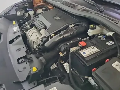 Photo 101 Peugeot 2008  PureTech 130 S&S EAT8