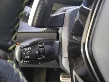 Photo 81 Peugeot 2008  PureTech 130 S&S EAT8