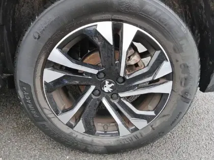 Photo 12 Peugeot 2008  PureTech 130 S&S EAT8