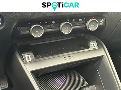 Photo 26 Citroën C4 e- 136 ch Automatique