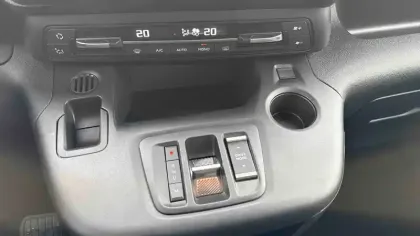 Photo 20 Opel Combo  Life Taille M BlueHDi 130 ch S&S EAT8