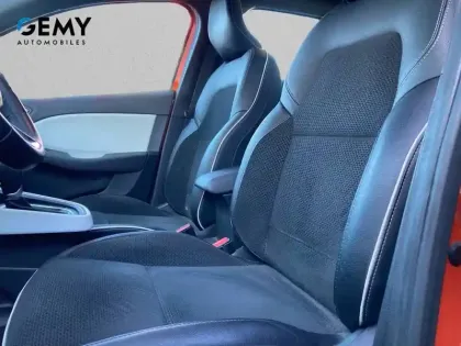 Photo 8 Renault Clio  E-Tech 140