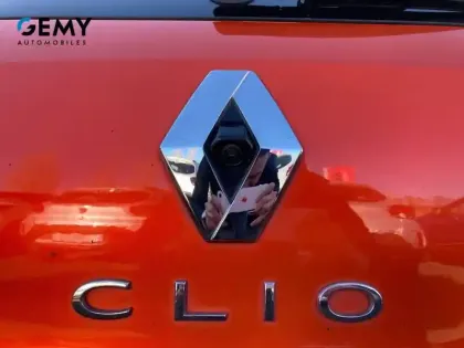 Photo 11 Renault Clio  E-Tech 140