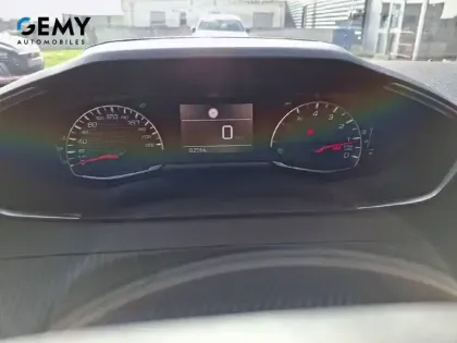 Photo 46 Peugeot 2008  PureTech 100 S&S BVM6