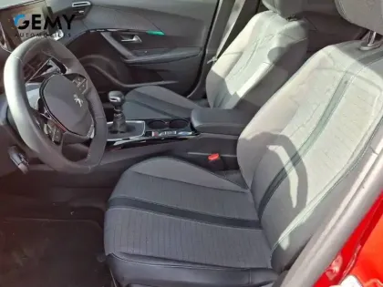 Photo 40 Peugeot 2008  PureTech 100 S&S BVM6