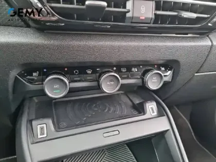 Photo 20 Citroën C4  PureTech 130 S&S EAT8