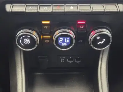 Photo 72 Renault Captur  TCe 90 - 21