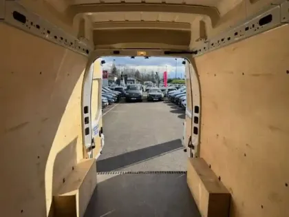 Photo 76 Renault Master  FGN TRAC F3500 L3H3 BLUE DCI 135