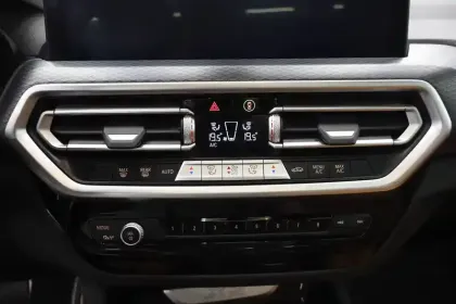 Photo 14 BMW X3  xDrive 30e 292ch BVA8