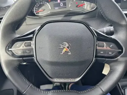 Photo 21 Peugeot 208  PureTech 75 S&S BVM5