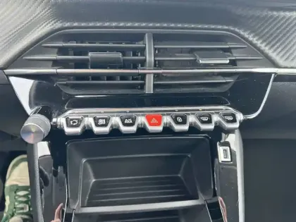 Photo 18 Peugeot 208  PureTech 75 S&S BVM5