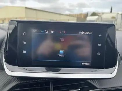 Photo 15 Peugeot 208  PureTech 75 S&S BVM5