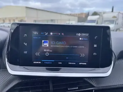 Photo 12 Peugeot 208  PureTech 75 S&S BVM5