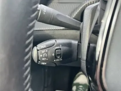 Photo 20 Peugeot 208  PureTech 75 S&S BVM5