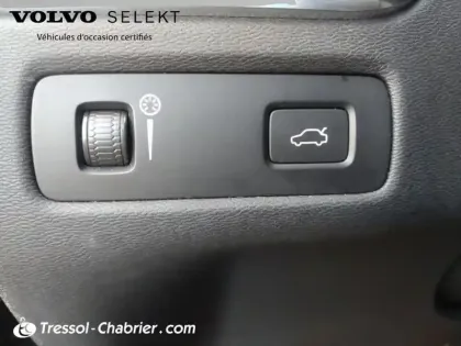 Photo 12 Volvo Xc60  B4 (Essence) 197 ch Geartronic 8 Momentum Business