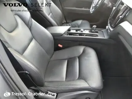 Photo 8 Volvo Xc60  B4 (Essence) 197 ch Geartronic 8 Momentum Business