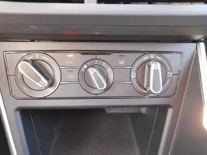 Photo 11 Volkswagen Polo  1.0 TSI 95 S&S DSG7 Life