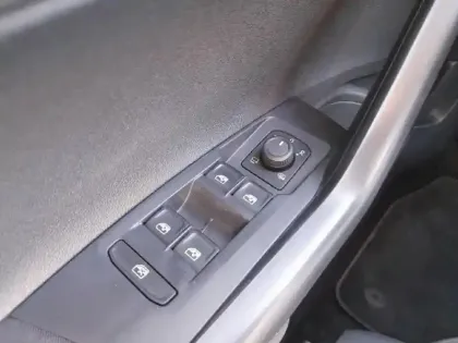 Photo 19 Volkswagen Polo  1.0 TSI 95 S&S DSG7 Life