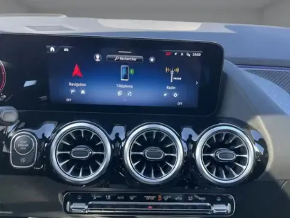 Photo 16 Mercedes GLA 200 d AMG Line