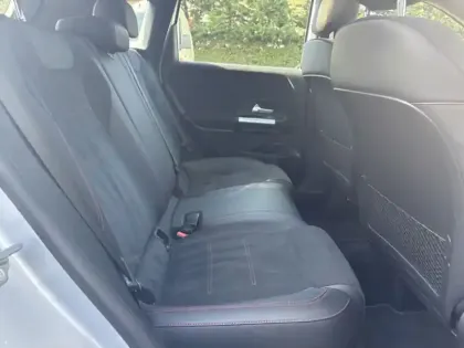 Photo 16 Mercedes Classe B 200 d AMG Line Edition