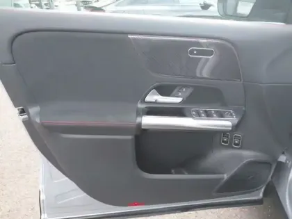 Photo 62 Mercedes GLA Gén. II (H247) Ph2 AMG Line 5