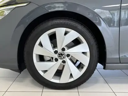 Photo 8 Volkswagen Golf Gén. VIII Ph2 Style 5