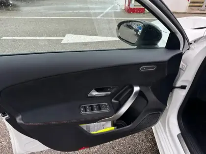 Photo 19 Mercedes Classe A 200 d Star Edition