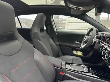 Photo 15 Mercedes Classe A 200 d Star Edition